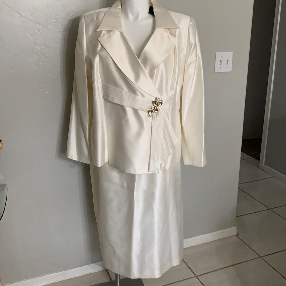 Formal suit and skirt new with tags